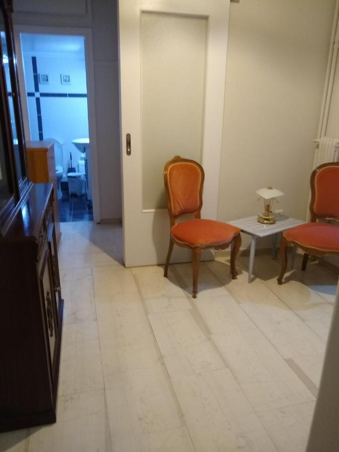 Acropolis Within 10 Minutes Walk! Classical Apartment And A Hostess At Your Side! Athens Exterior photo