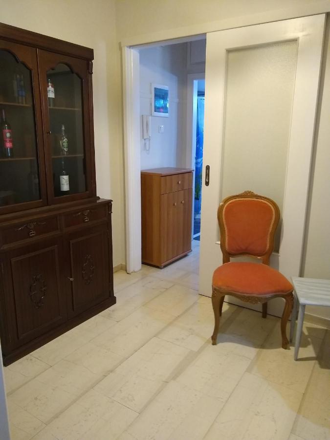 Acropolis Within 10 Minutes Walk! Classical Apartment And A Hostess At Your Side! Athens Exterior photo