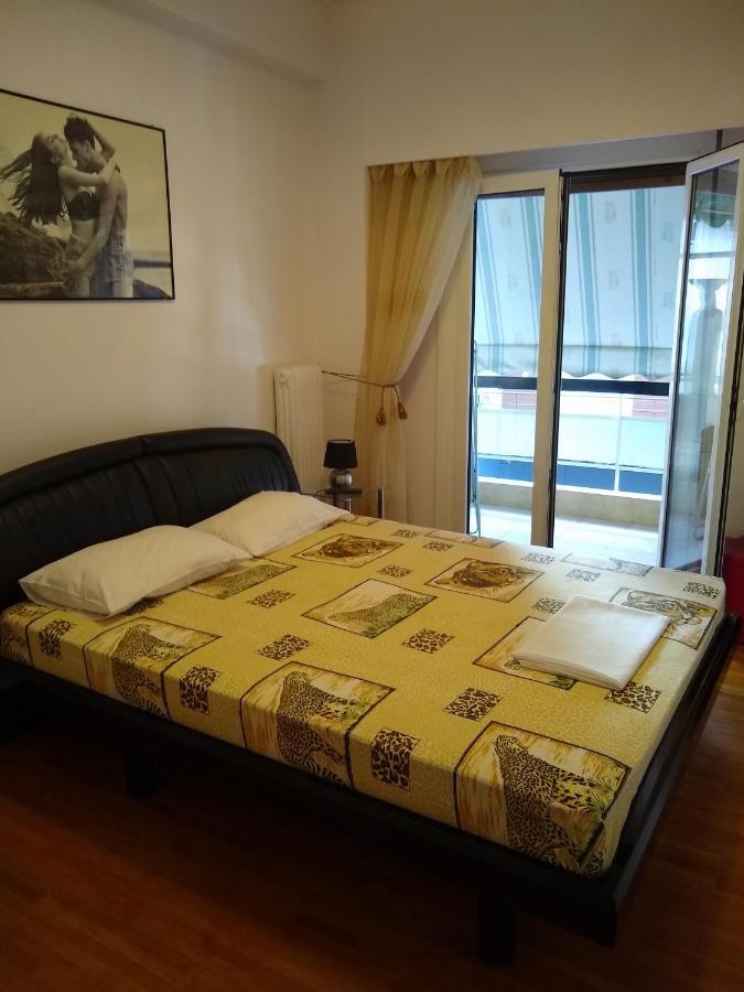 Acropolis Within 10 Minutes Walk! Classical Apartment And A Hostess At Your Side! Athens Exterior photo