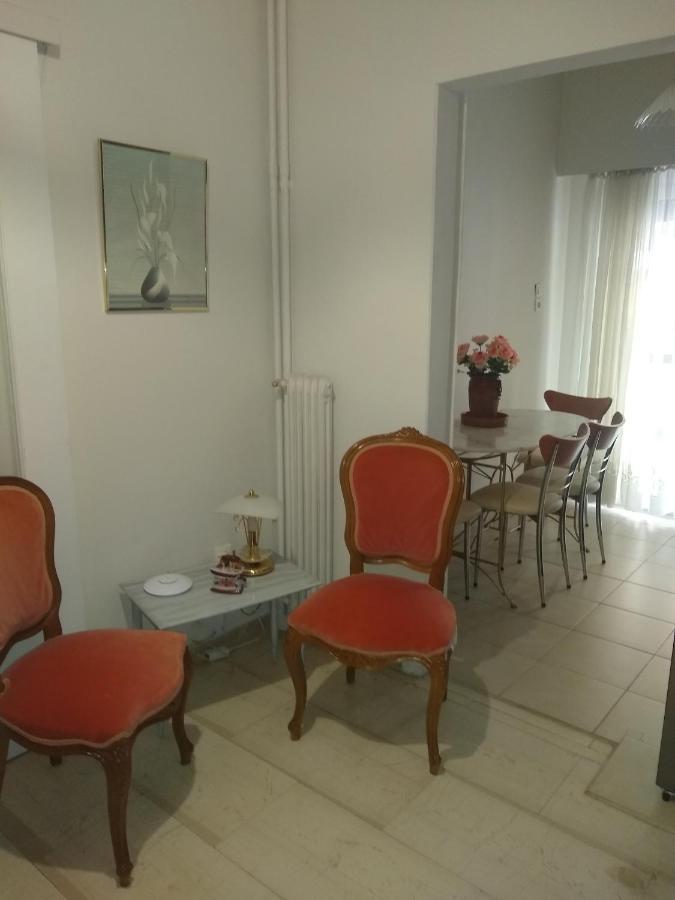 Acropolis Within 10 Minutes Walk! Classical Apartment And A Hostess At Your Side! Athens Exterior photo