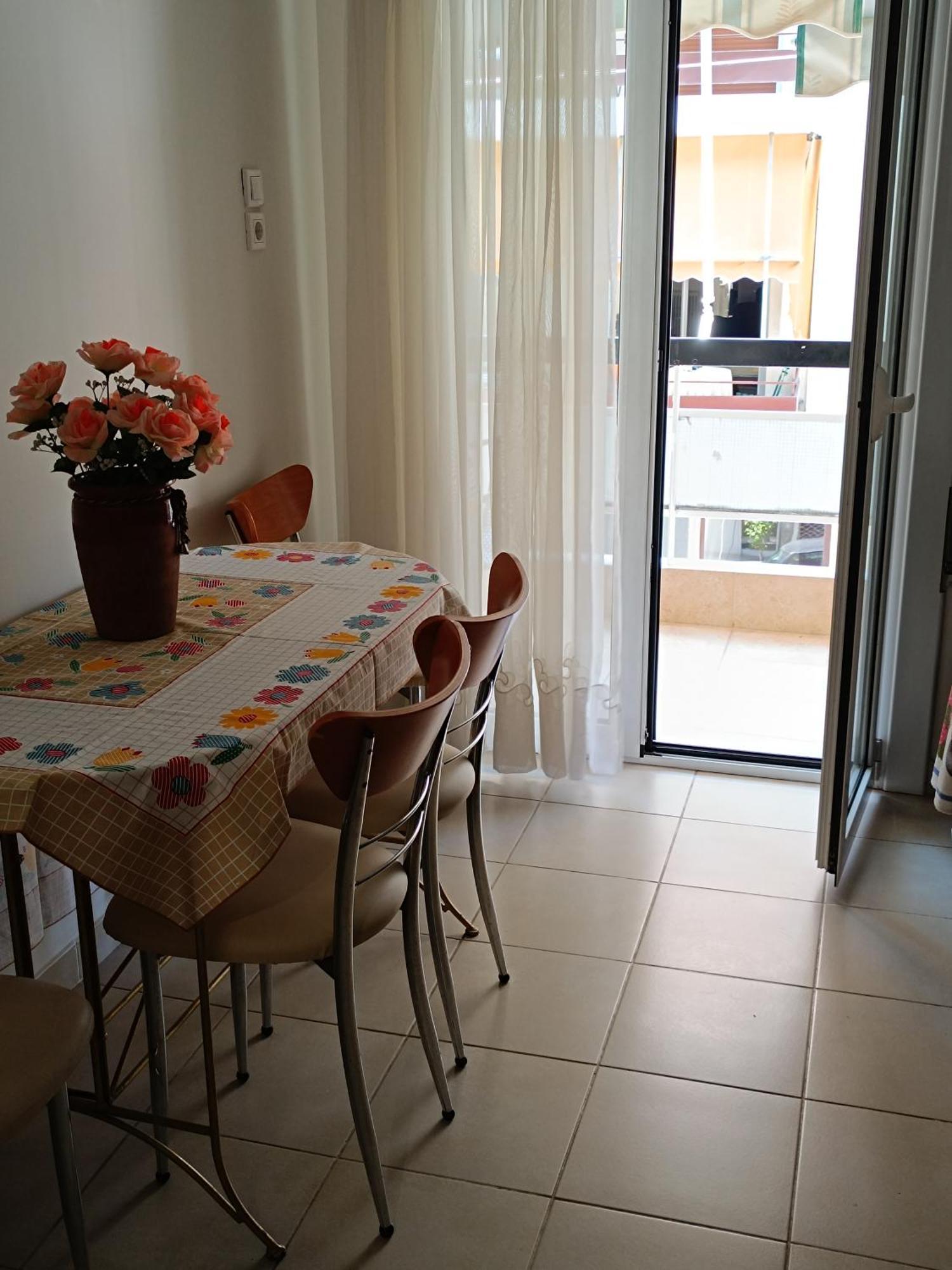 Acropolis Within 10 Minutes Walk! Classical Apartment And A Hostess At Your Side! Athens Exterior photo